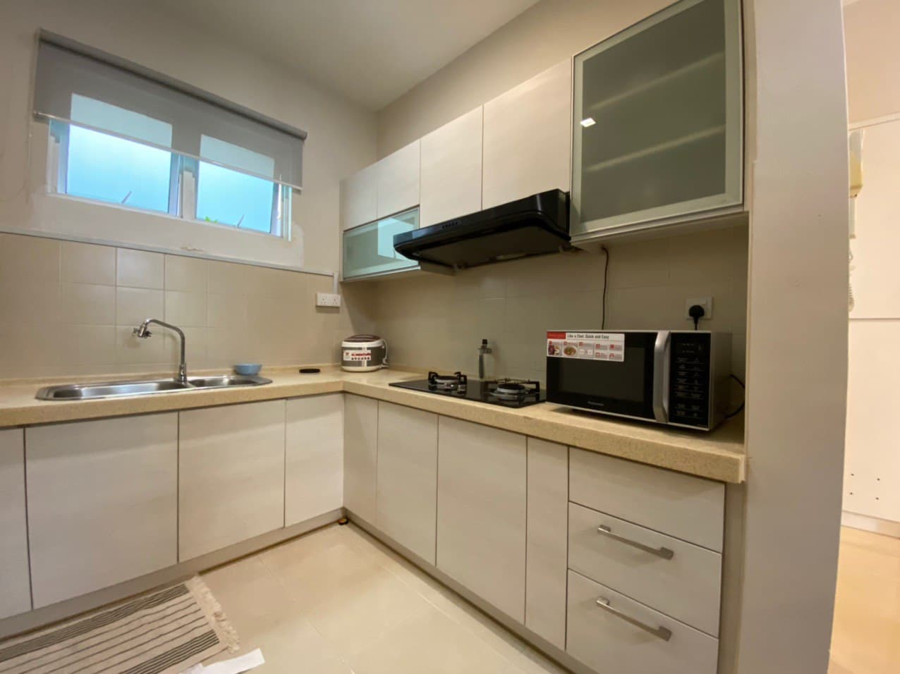 WELL MAINTAINED Riana Green East Condominium - photo 3