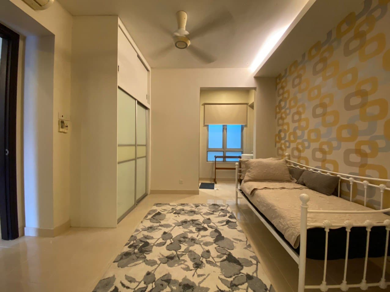 WELL MAINTAINED Riana Green East Condominium - photo 8