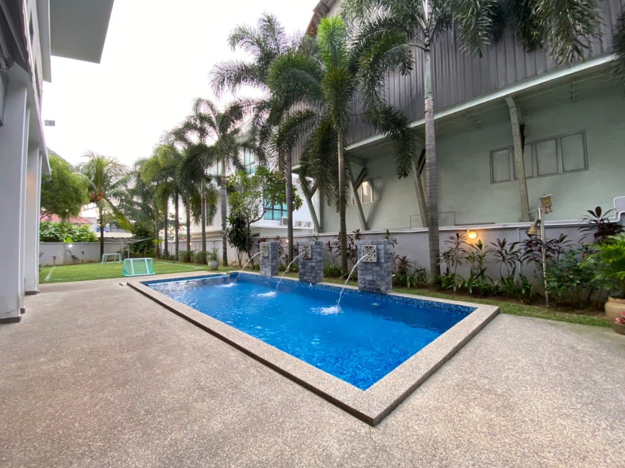 VERY BEAUTIFUL 2 Storey Bungalow Taman Utama Ampan - photo 5