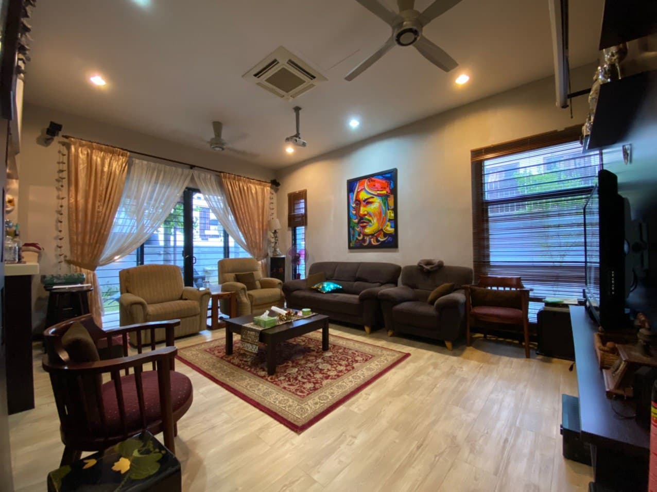 VERY BEAUTIFUL 2 Storey Bungalow Taman Utama Ampan - photo 8