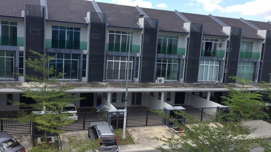 GOOD CONDITION 3 Storey Bangi Avenue - photo 2