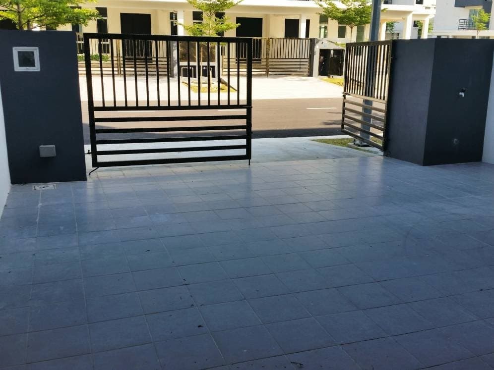 GOOD CONDITION 3 Storey Bangi Avenue - photo 3