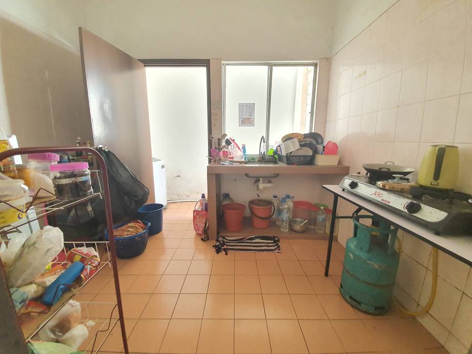 NEAR LRT Lotus Apartment Teratai Puchong Prima - photo 3