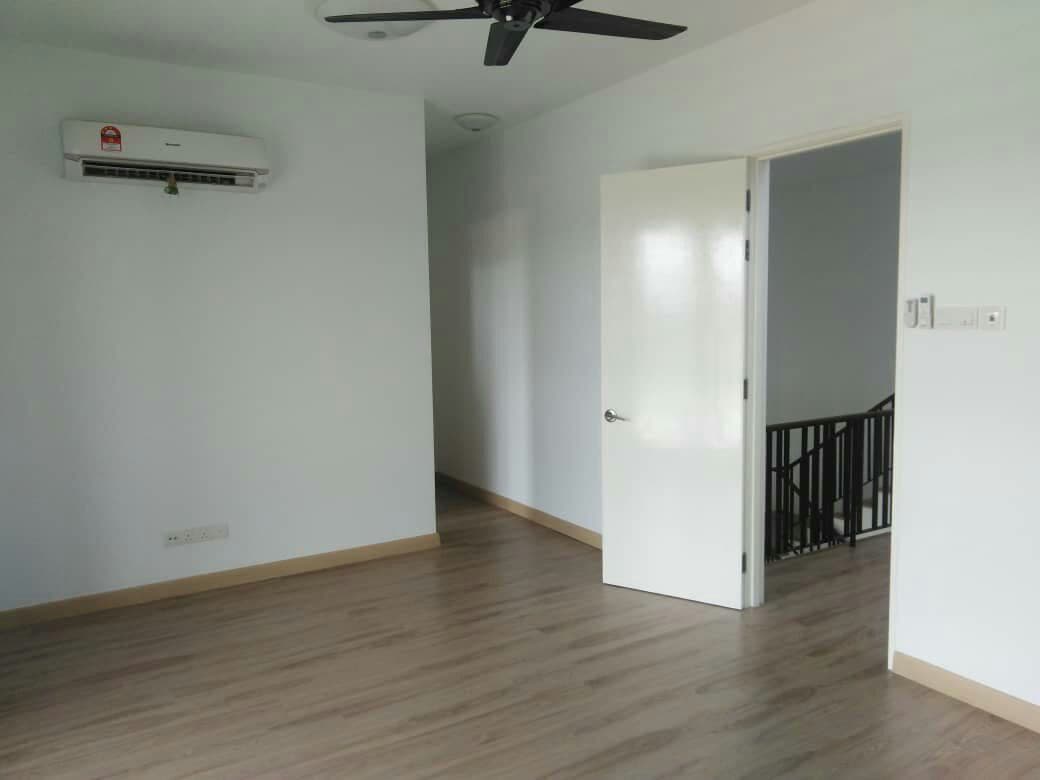 RENOVATED 2 Storey Superlink Elmina East Shah Alam - photo 5
