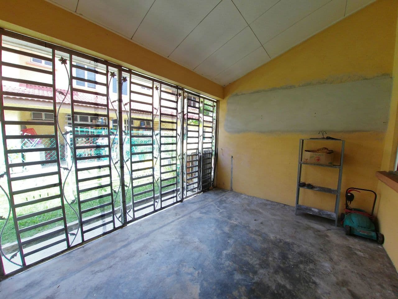 MURAH LUAS 1 half Storey Taman Desa Bestari Sepang - photo 4