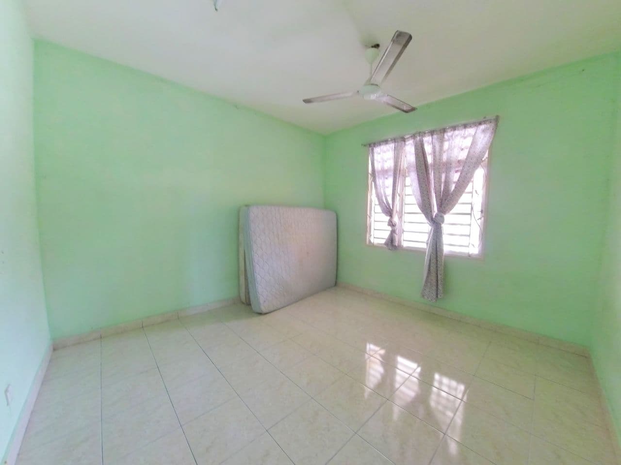 MURAH LUAS 1 half Storey Taman Desa Bestari Sepang - photo 8
