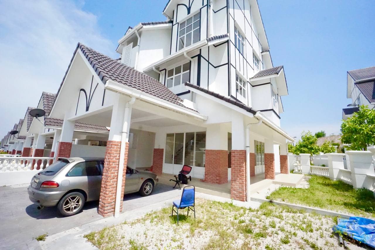 END LOT 3 Storey Superlink Anjung Sari Setia Alam - photo 3