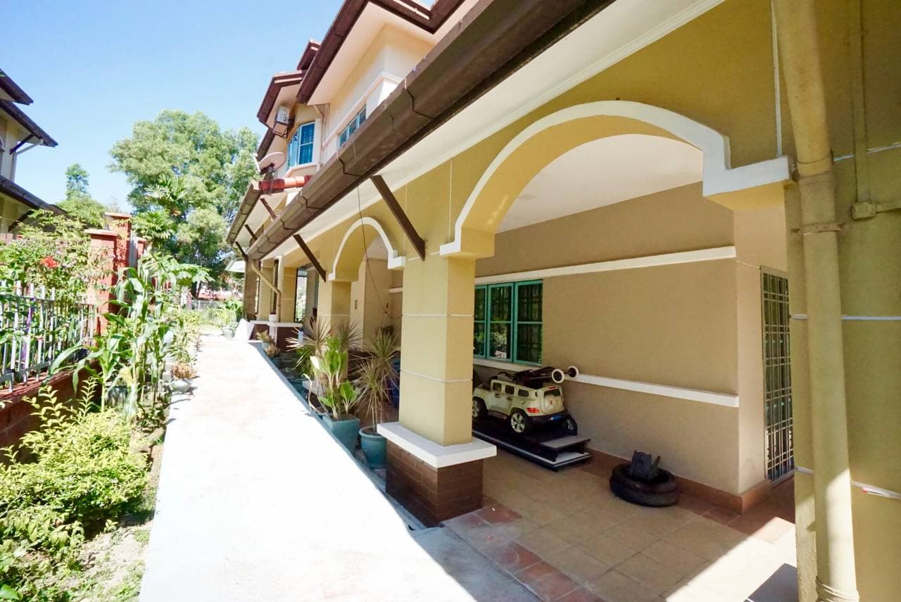 FACING OPEN 2 Storey Semi D Bukit Jelutong - photo 2