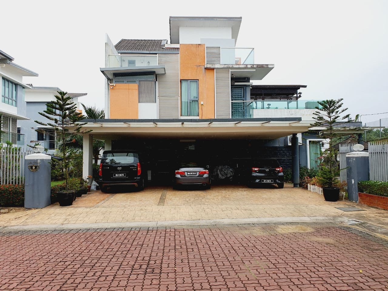 CORNER LOT 2Half Storey Bungalow Bangi Lakehills - photo 2
