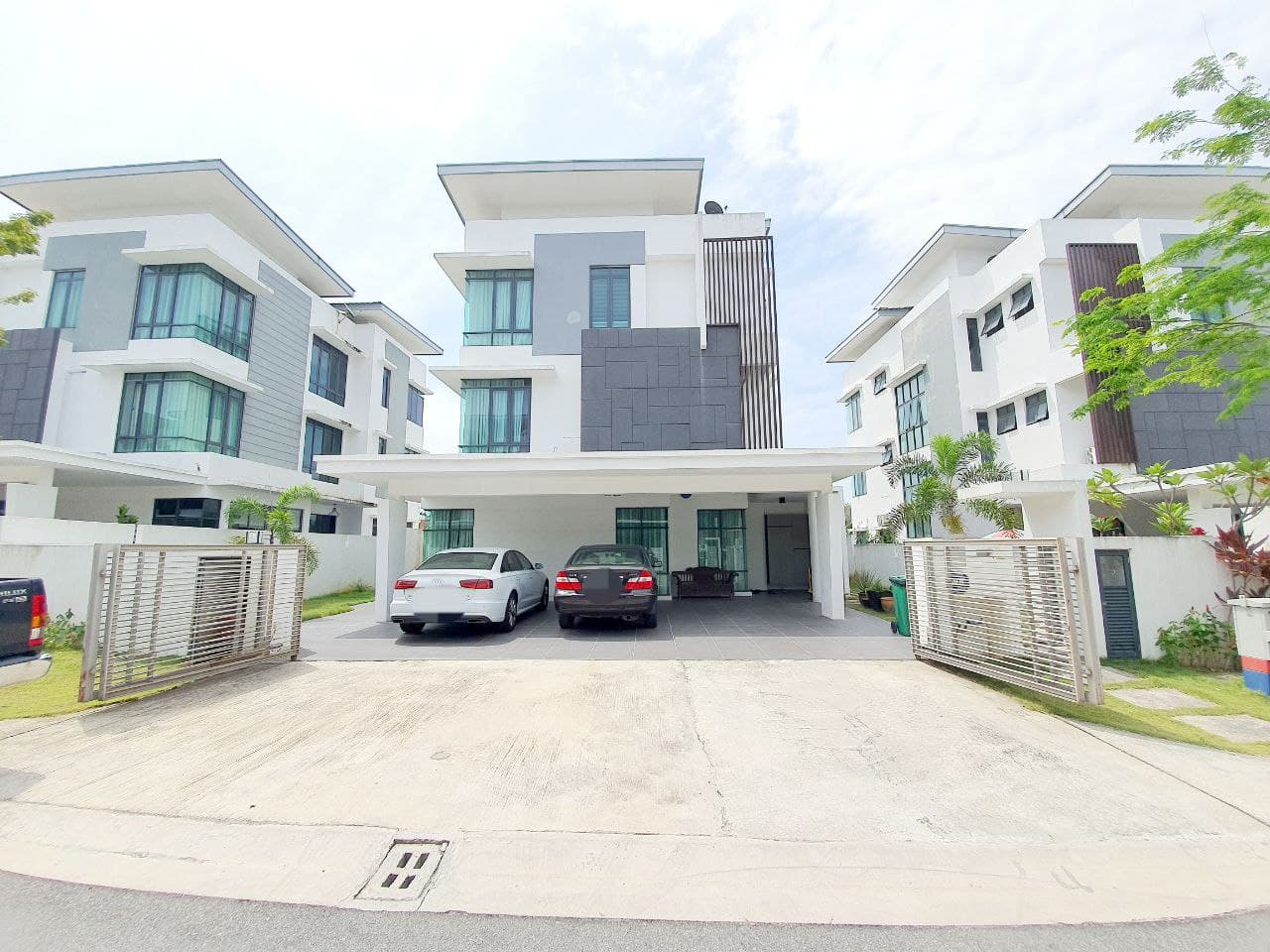 BUNGALOW 3 Storey Lambaian Residence, Bangi - photo 2