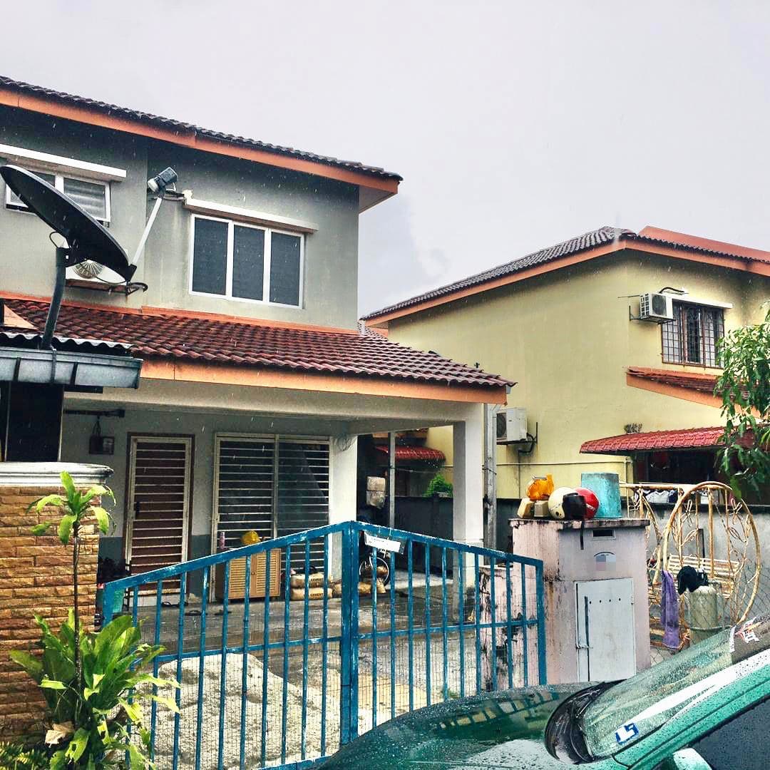 RENOVATED 2 Storey Bandar Saujana Putra 6 Selangor - photo 2