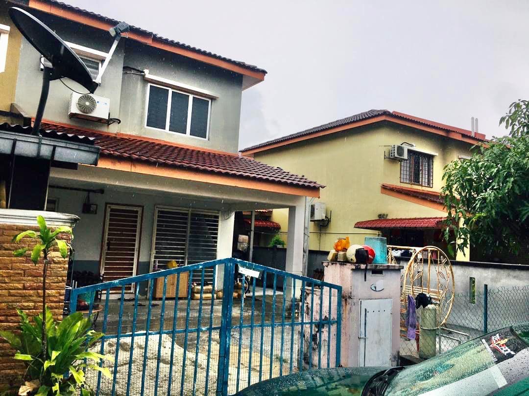 RENOVATED 2 Storey Bandar Saujana Putra 6 Selangor - photo 3