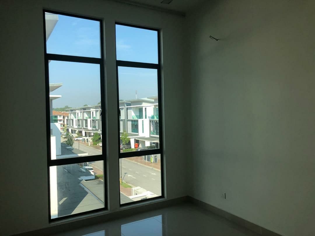 PARTIAL FURNISHED Town Villa Level 2 - photo 4