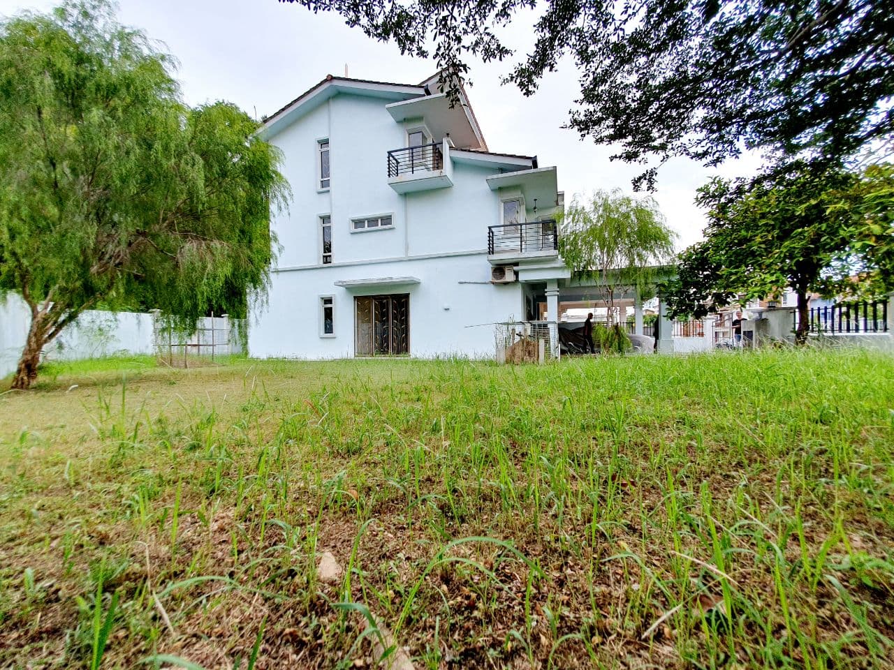 GATED GUARDED 3 Storey Semi D Kipark Puchong - photo 2