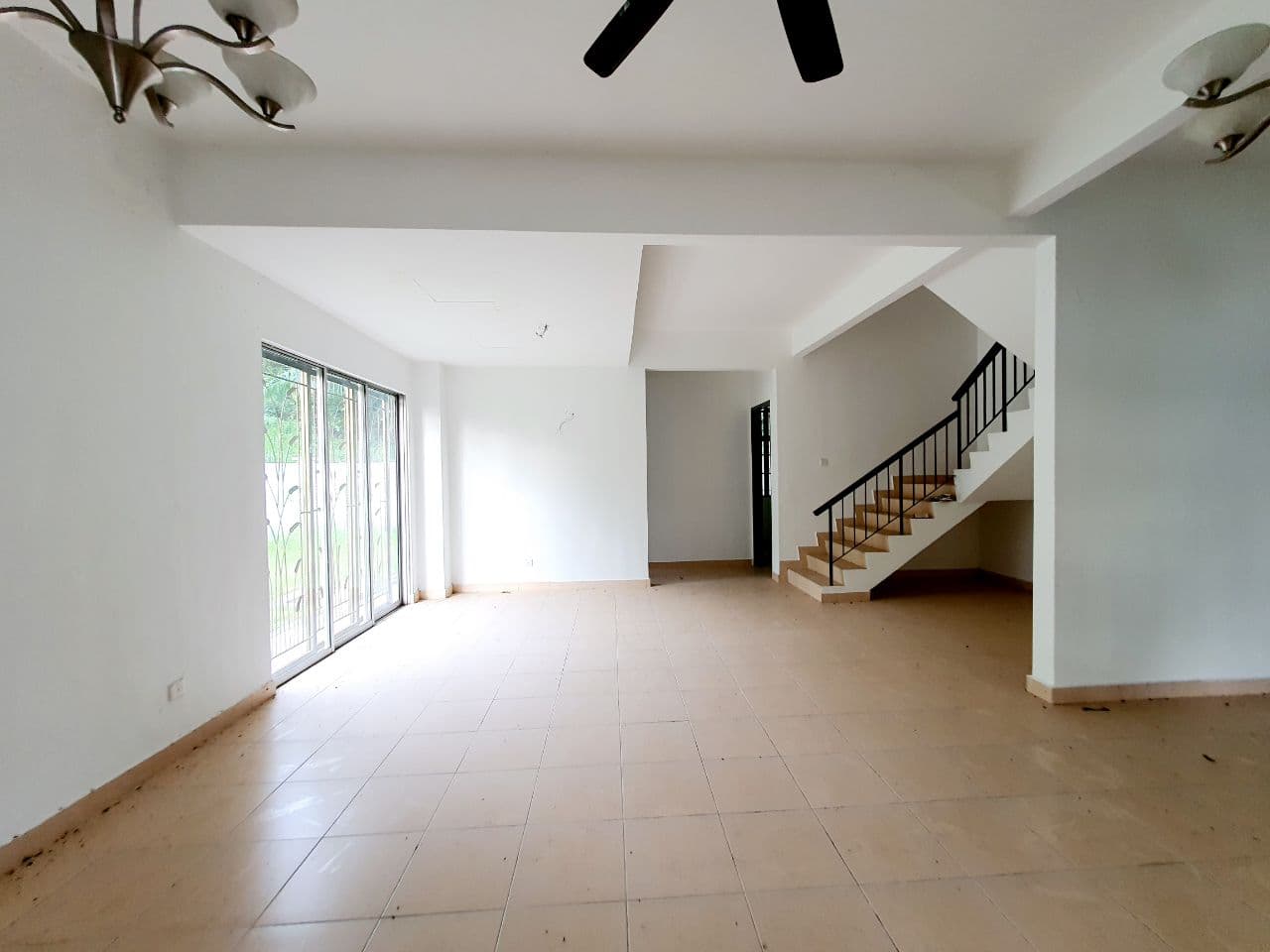GATED GUARDED 3 Storey Semi D Kipark Puchong - photo 4