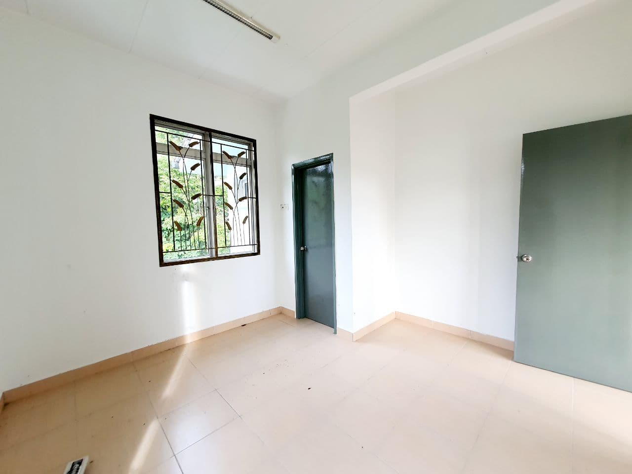 GATED GUARDED 3 Storey Semi D Kipark Puchong - photo 9