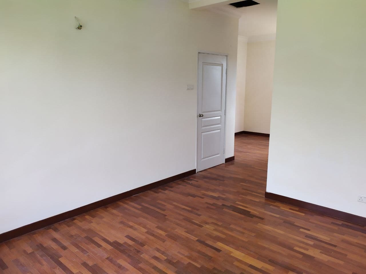 CORNER LOT 3 Storey Semi D Seksyen 9 Shah Alam - photo 5