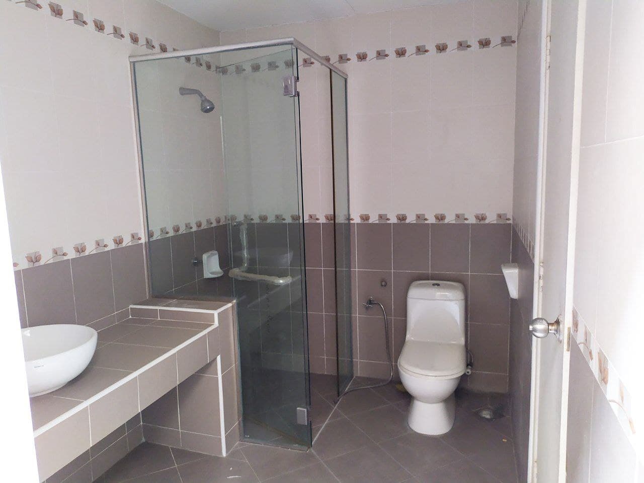 CORNER LOT 3 Storey Semi D Seksyen 9 Shah Alam - photo 11