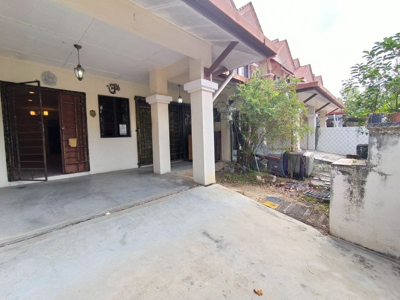 GATED GUARDED 2 Storey Bandar Nusaputra Precint 1 - photo 2