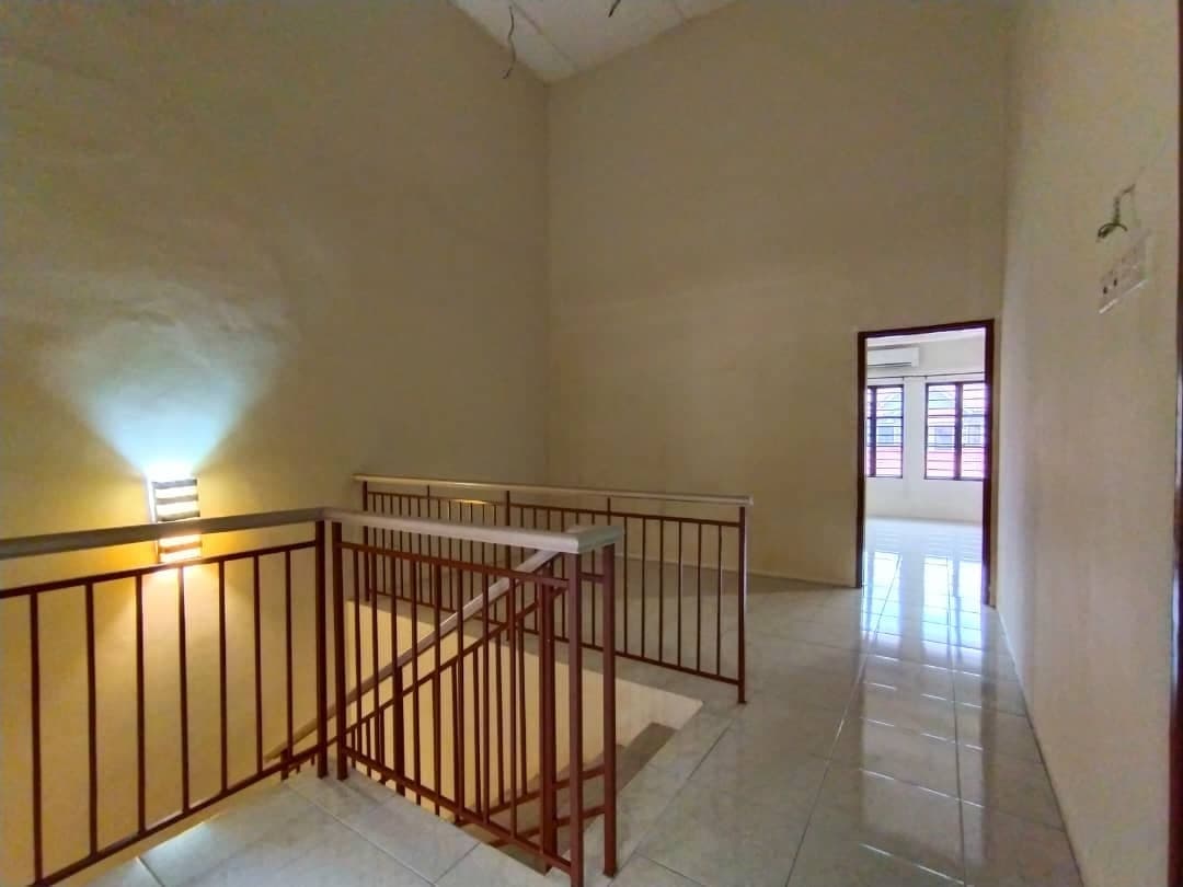 GOOD CONDITION 2 Storey Bandar Nusaputra Precint 1 - photo 7