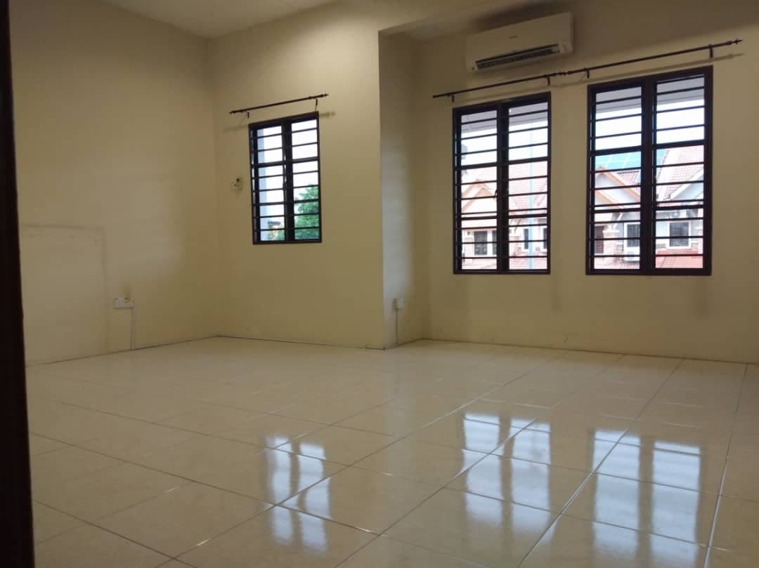 GOOD CONDITION 2 Storey Bandar Nusaputra Precint 1 - photo 8