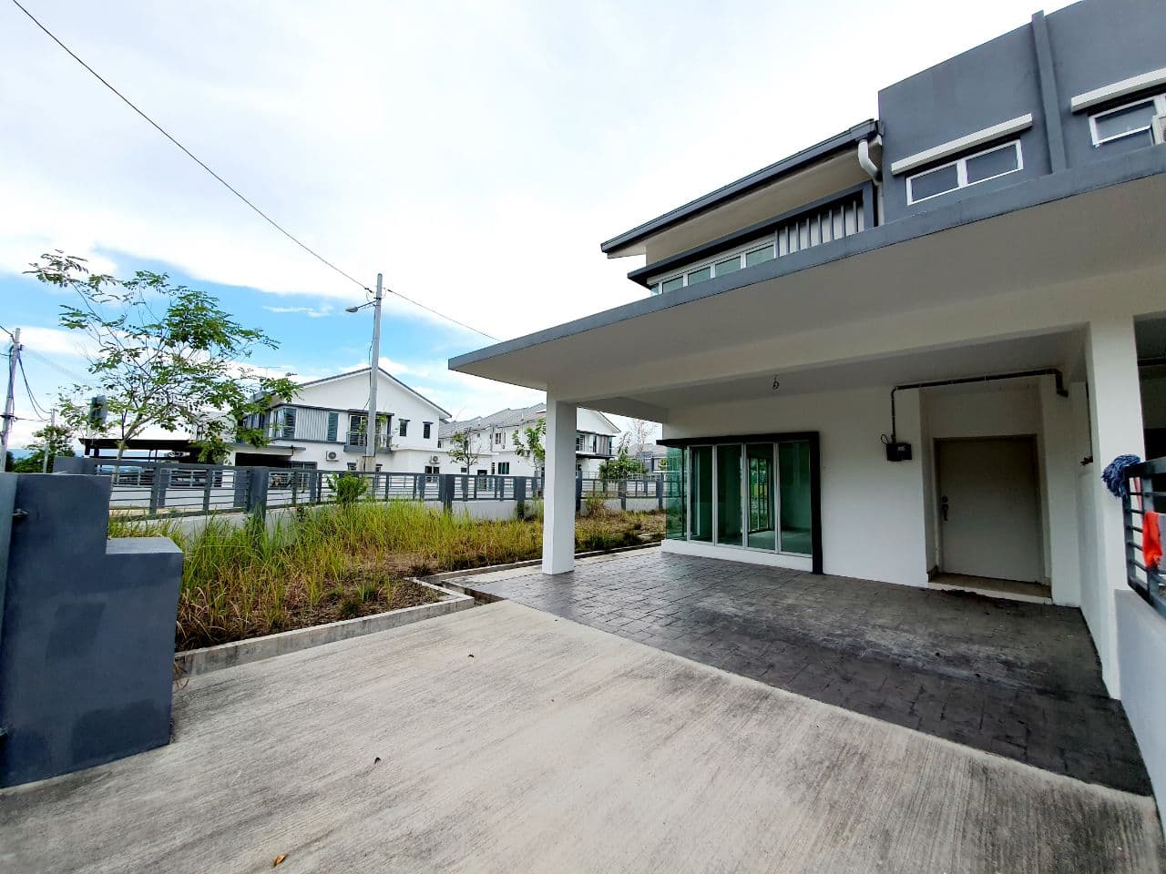 CORNER LOT 2 Storey Hillpark 3 - photo 11