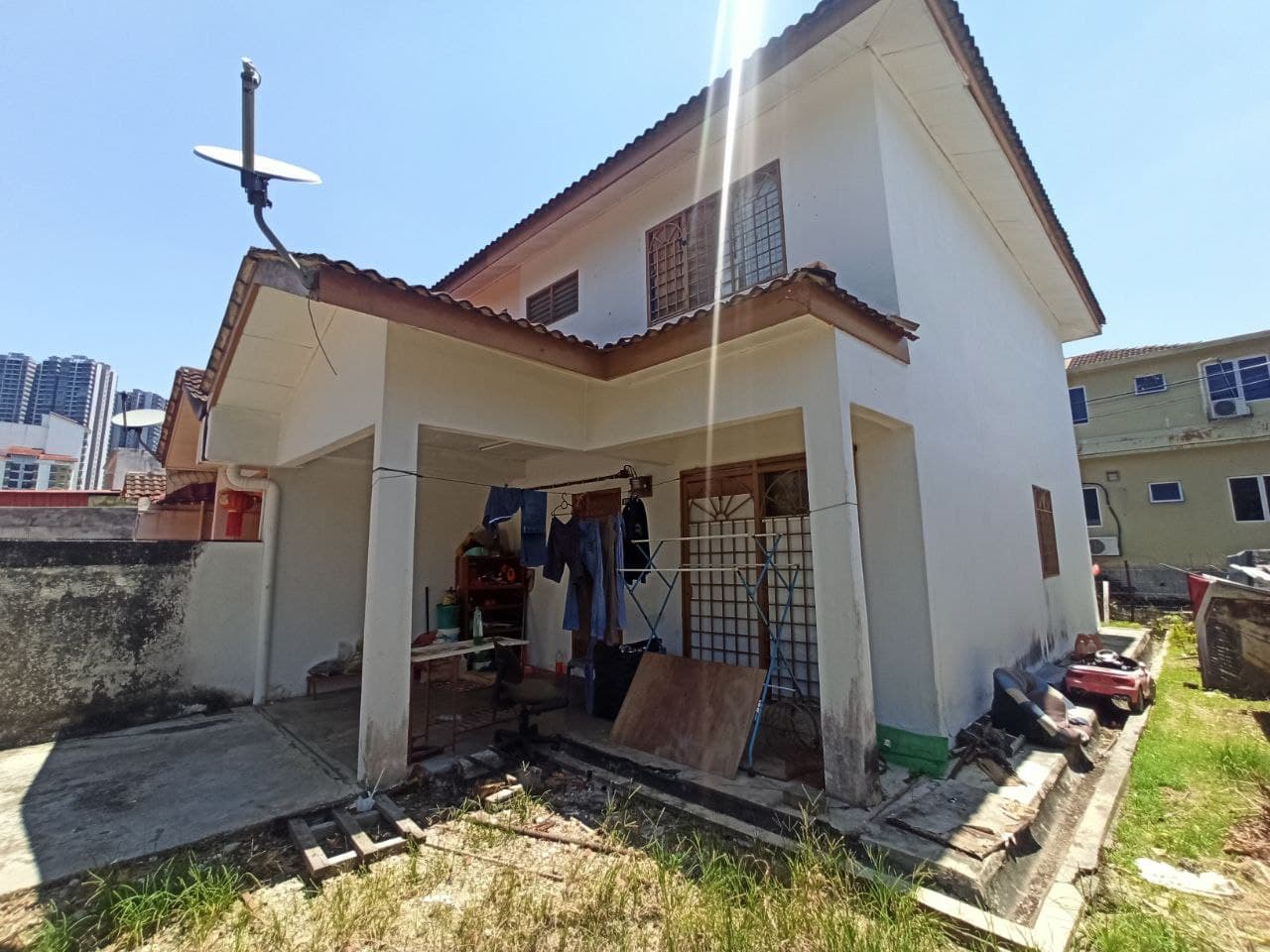 END LOT FACING OPEN 2 Storey Taman Bukit Serdang - photo 4