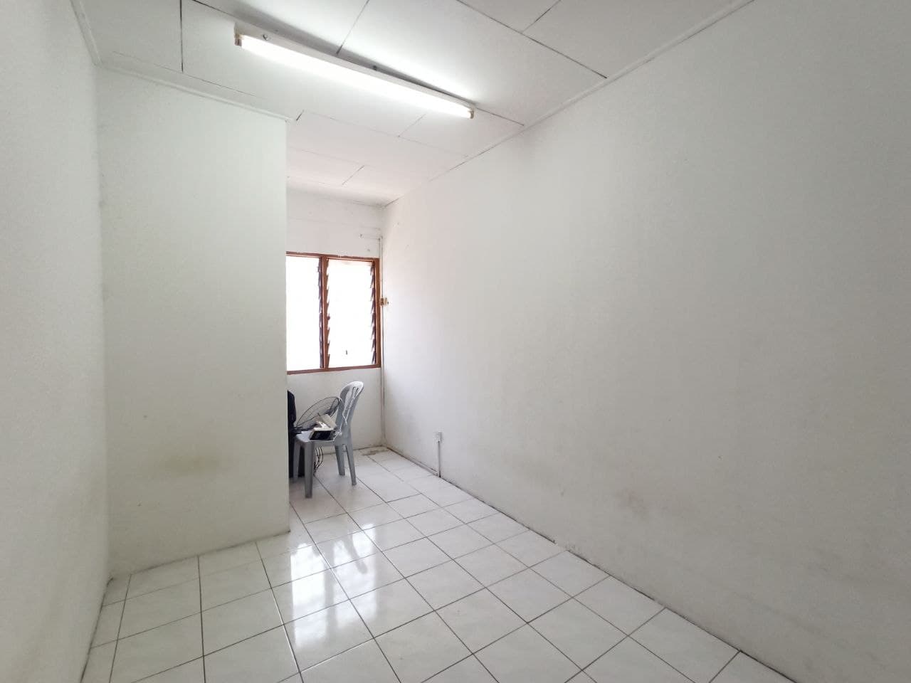 END LOT FACING OPEN 2 Storey Taman Bukit Serdang - photo 10