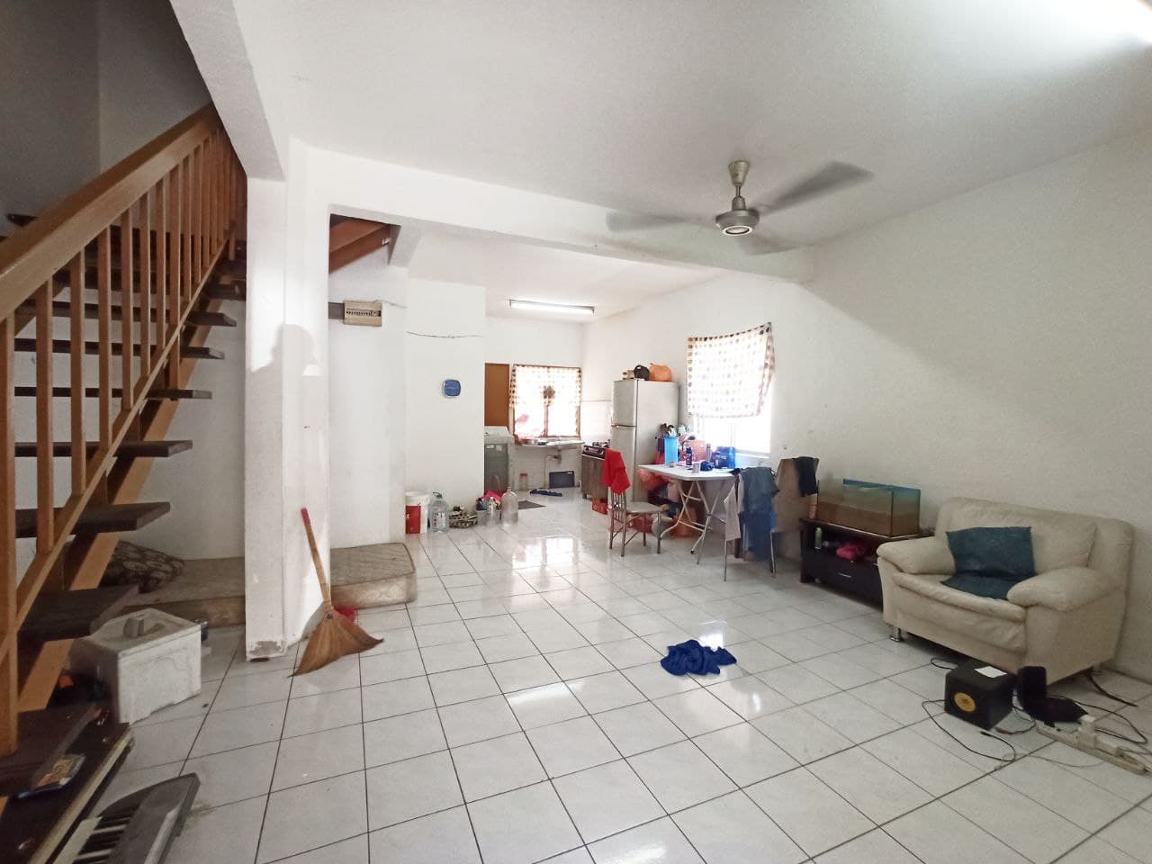 END LOT FACING OPEN 2 Storey Taman Bukit Serdang - photo 12