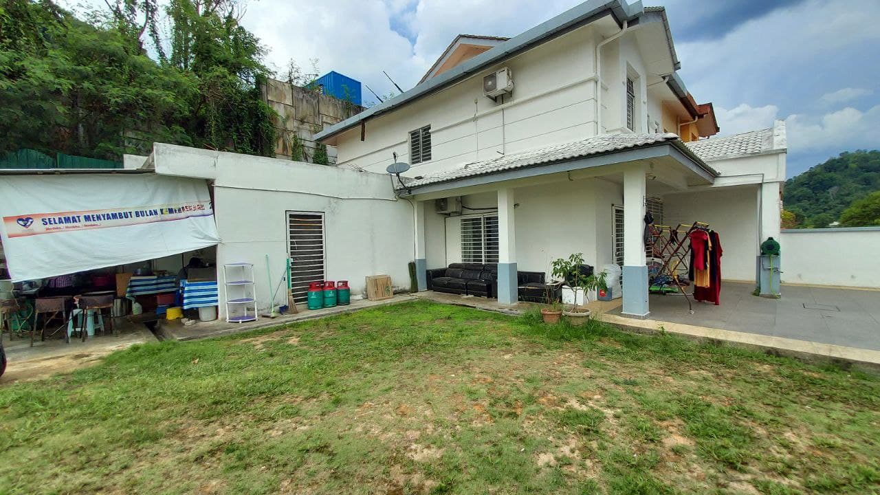 RENOVATED 2 Storey Taman Ukay Bistari Ampang - photo 2