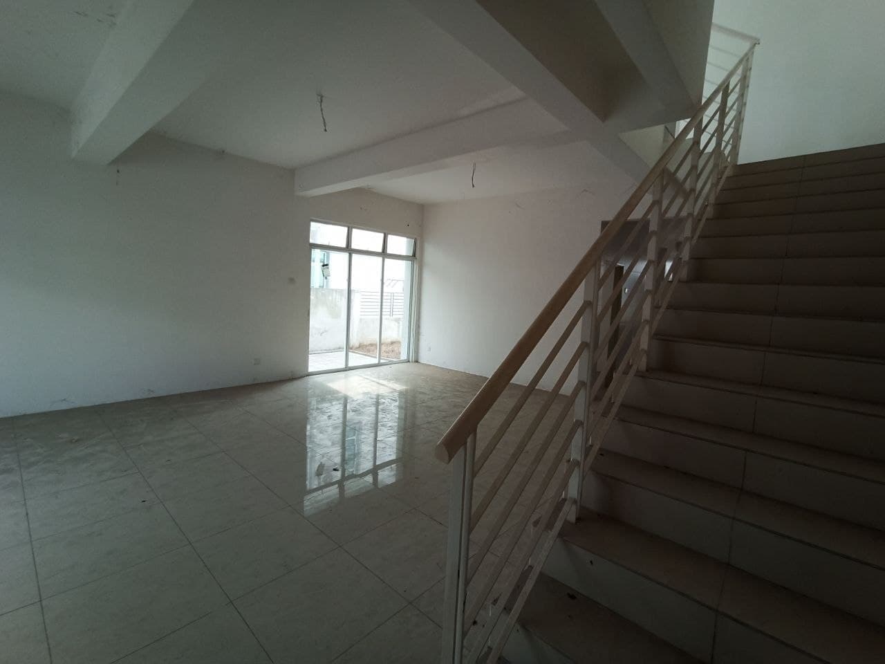 BARE UNIT 2 Storey Semi D Royal Garden Selangor - photo 9