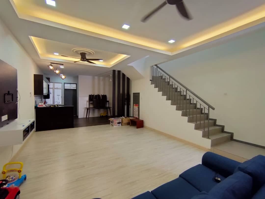 RENOVATED 2 Storey Taman Warisan Puteri Seremban - photo 2
