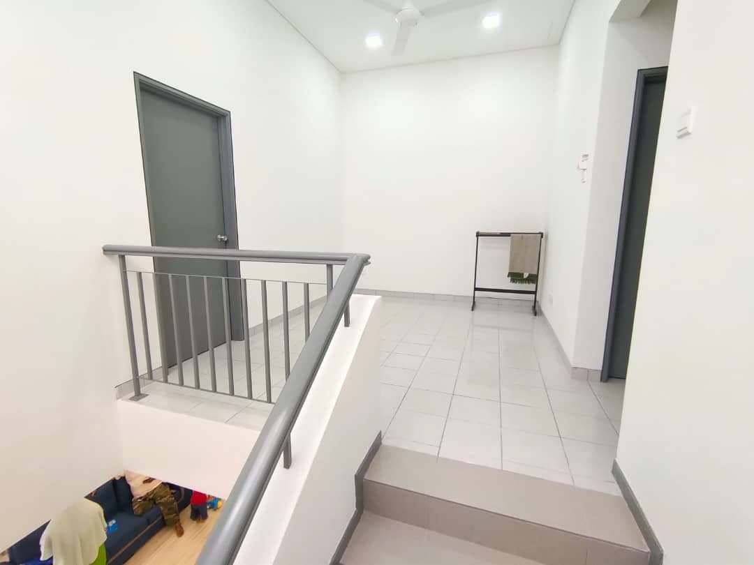 RENOVATED 2 Storey Taman Warisan Puteri Seremban - photo 4