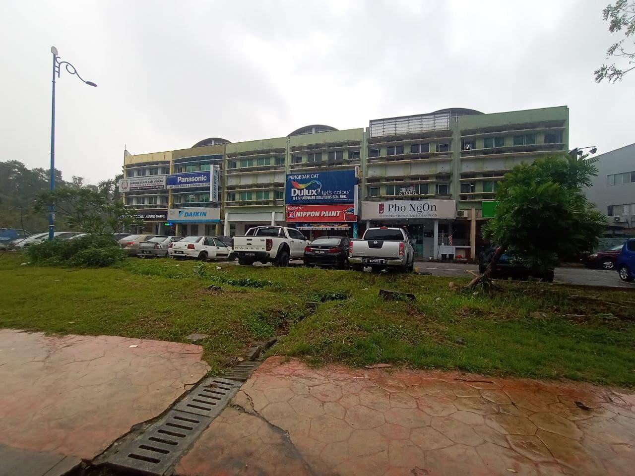 SHOP LOT 3 Storey Taipan 2 Ara Damansara - photo 2