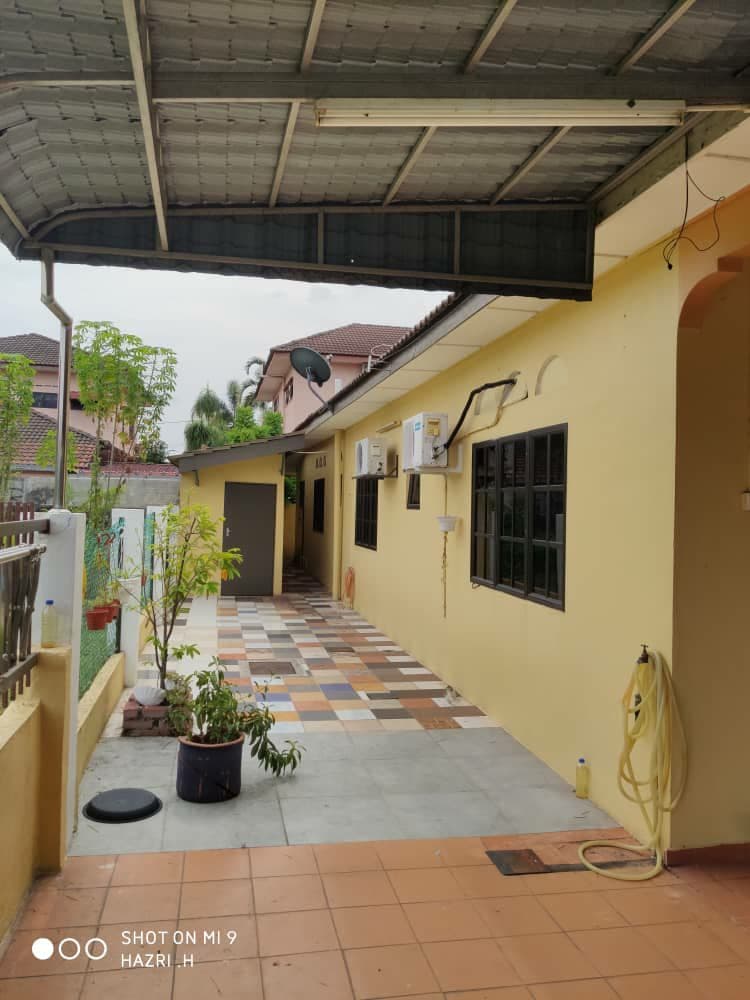 RUMAH CANTIK Bungalow Station 18 Ipoh Perak - photo 4