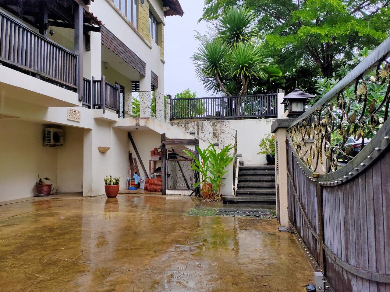 SPACIOUS 2 Half Storey Bungalow Saujana Impian - photo 7
