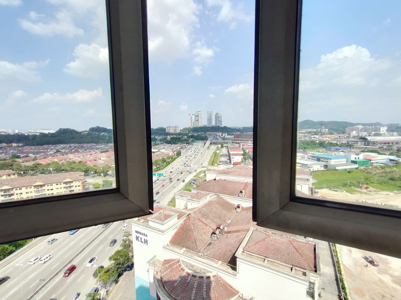 STRATEGIC LOCATION Menara KLH Apartment Puchong - photo 6