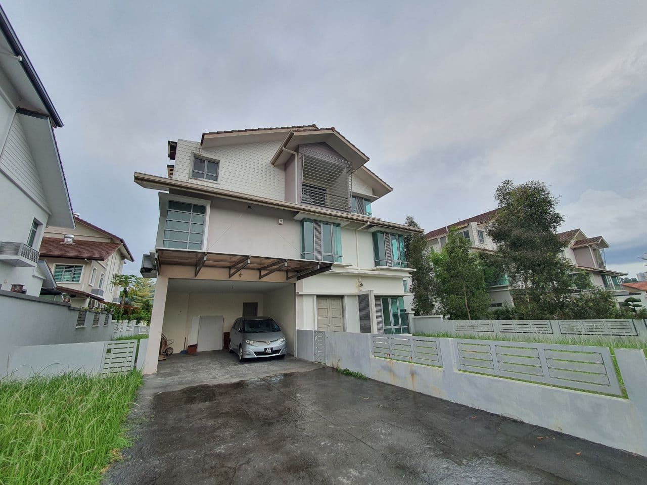 FACING OPEN 2 Half Storey Villa Safira Kajang - photo 3