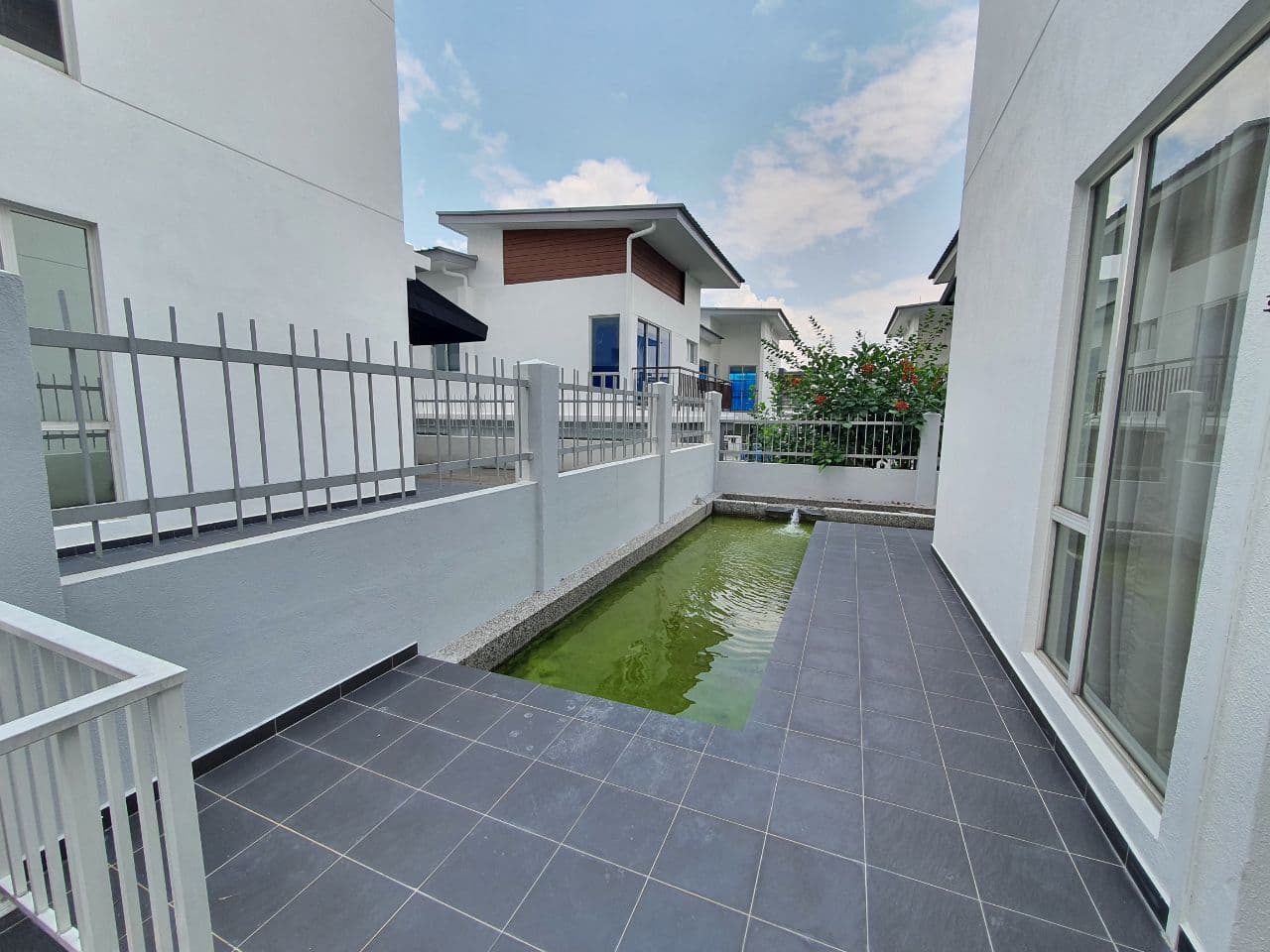 SPACIOUS 2 Storey Amandari Anjung Residensi Kajang - photo 5