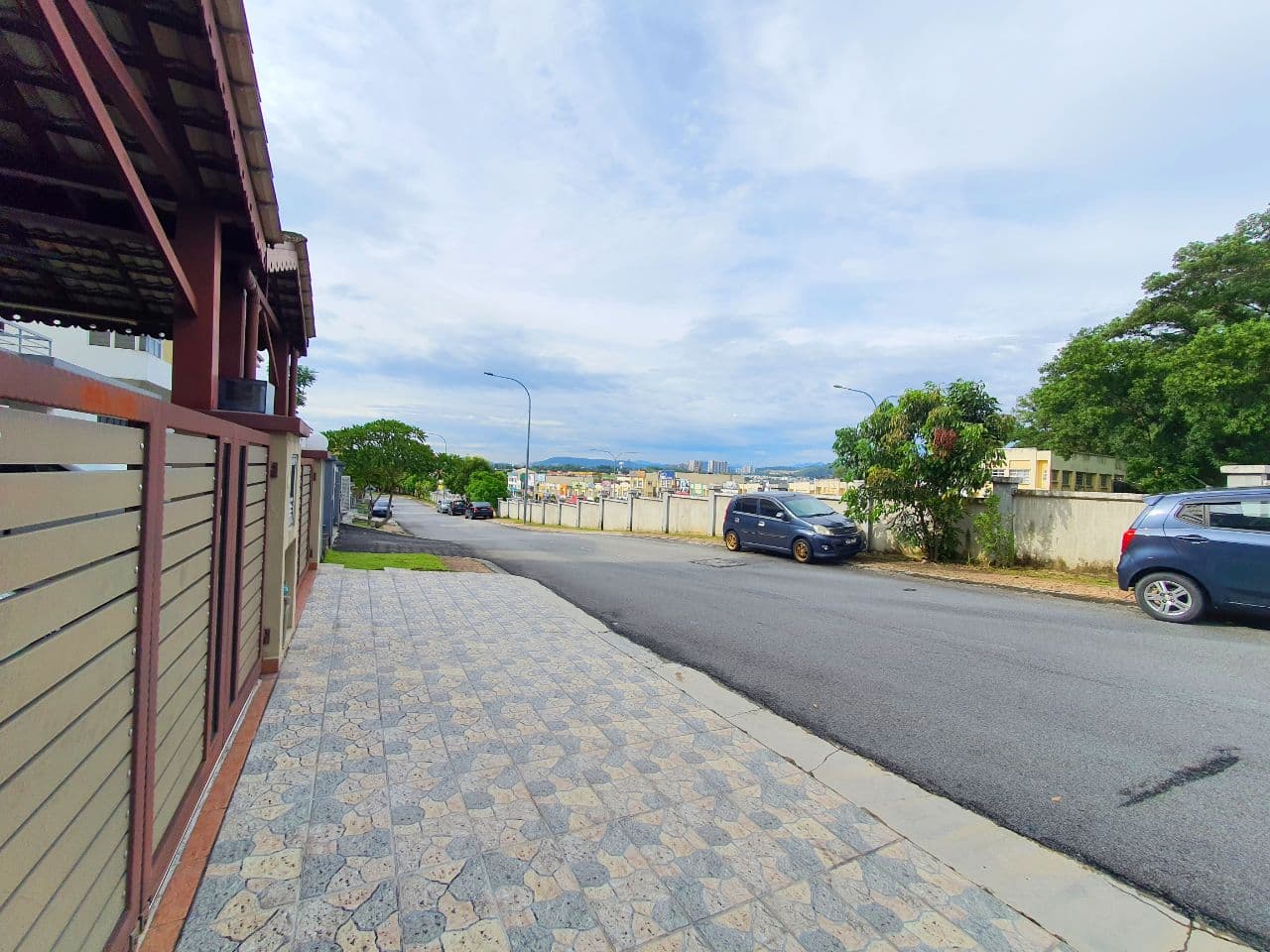 FACING OPEN 2 Half Storey Saujana Villa Kajang - photo 3