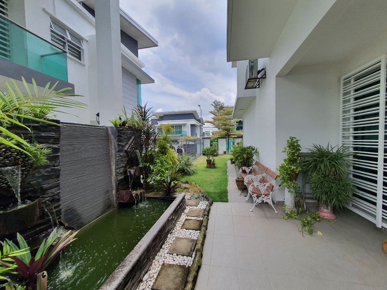 RENOVATED 2 Storey Semi D Villa Perdana Kajang - photo 2