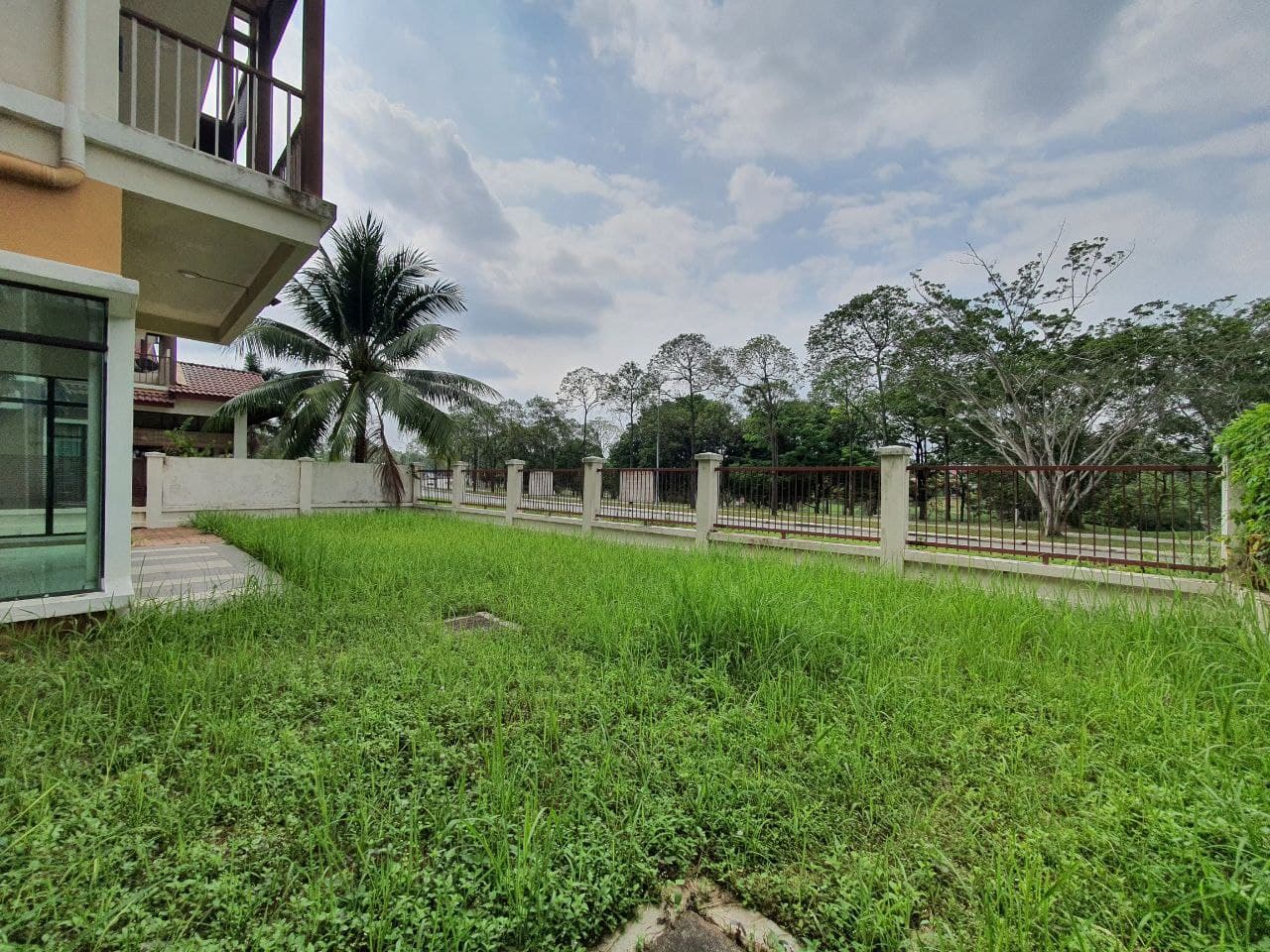 FACING TASIK 2 Half Storey Semi D Puncak Bangi - photo 5