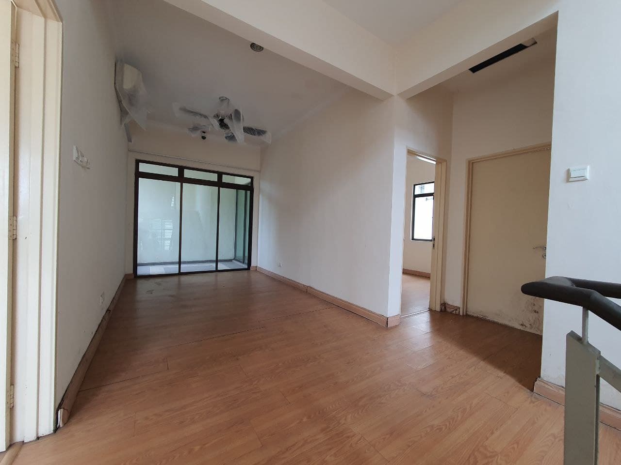 FACING TASIK 2 Half Storey Semi D Puncak Bangi - photo 7