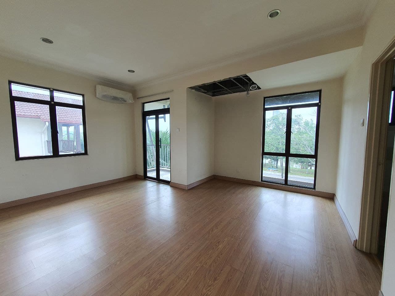 FACING TASIK 2 Half Storey Semi D Puncak Bangi - photo 12
