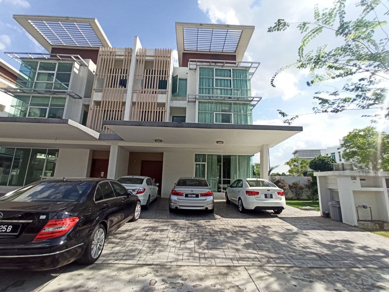 CORNER LOT 3 Storey Semi D Cyberjaya - photo 2