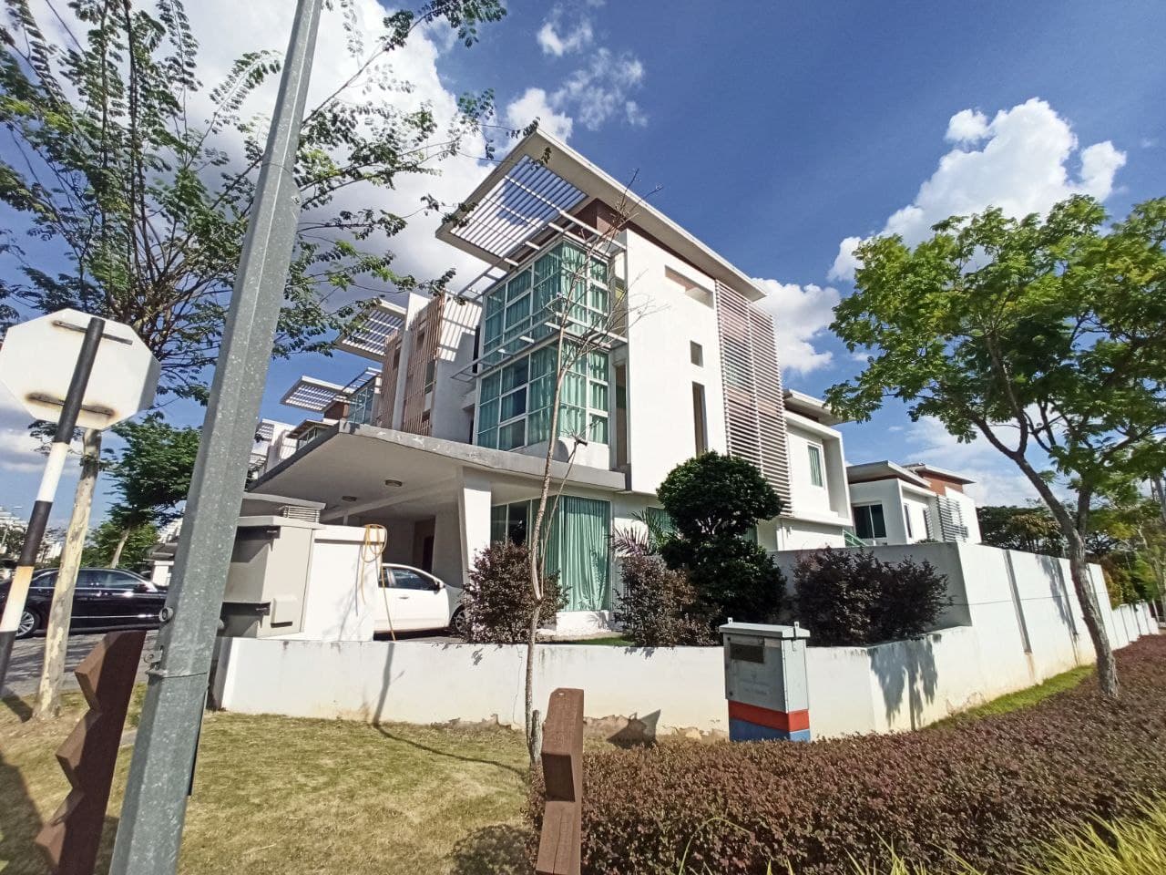 CORNER LOT 3 Storey Semi D Cyberjaya - photo 3