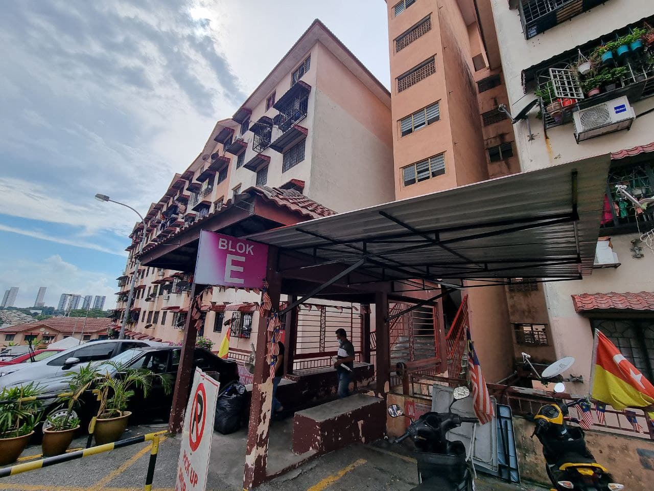 NEAR MRT Lestari Apartment Damansara Damai - photo 3