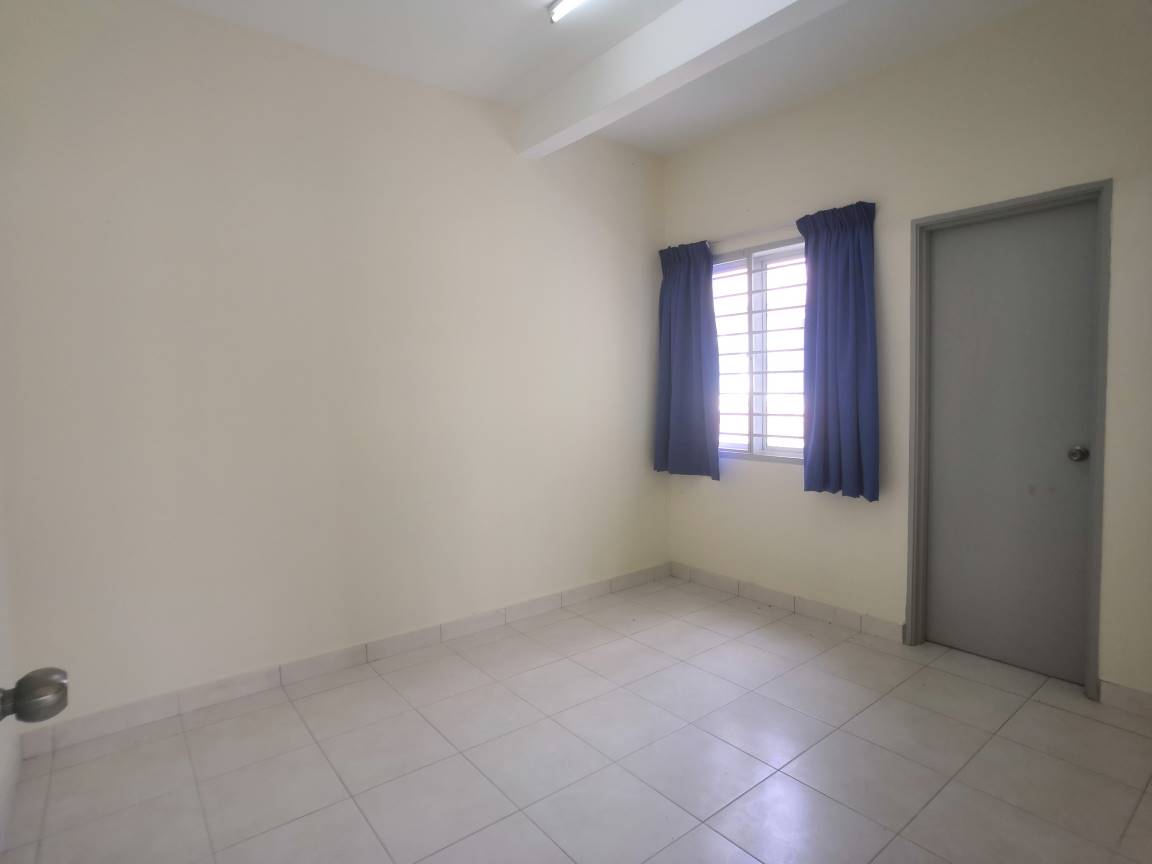 HUGE LAND 2 Storey Seri Bangi Seksyen 8 Bangi - photo 4