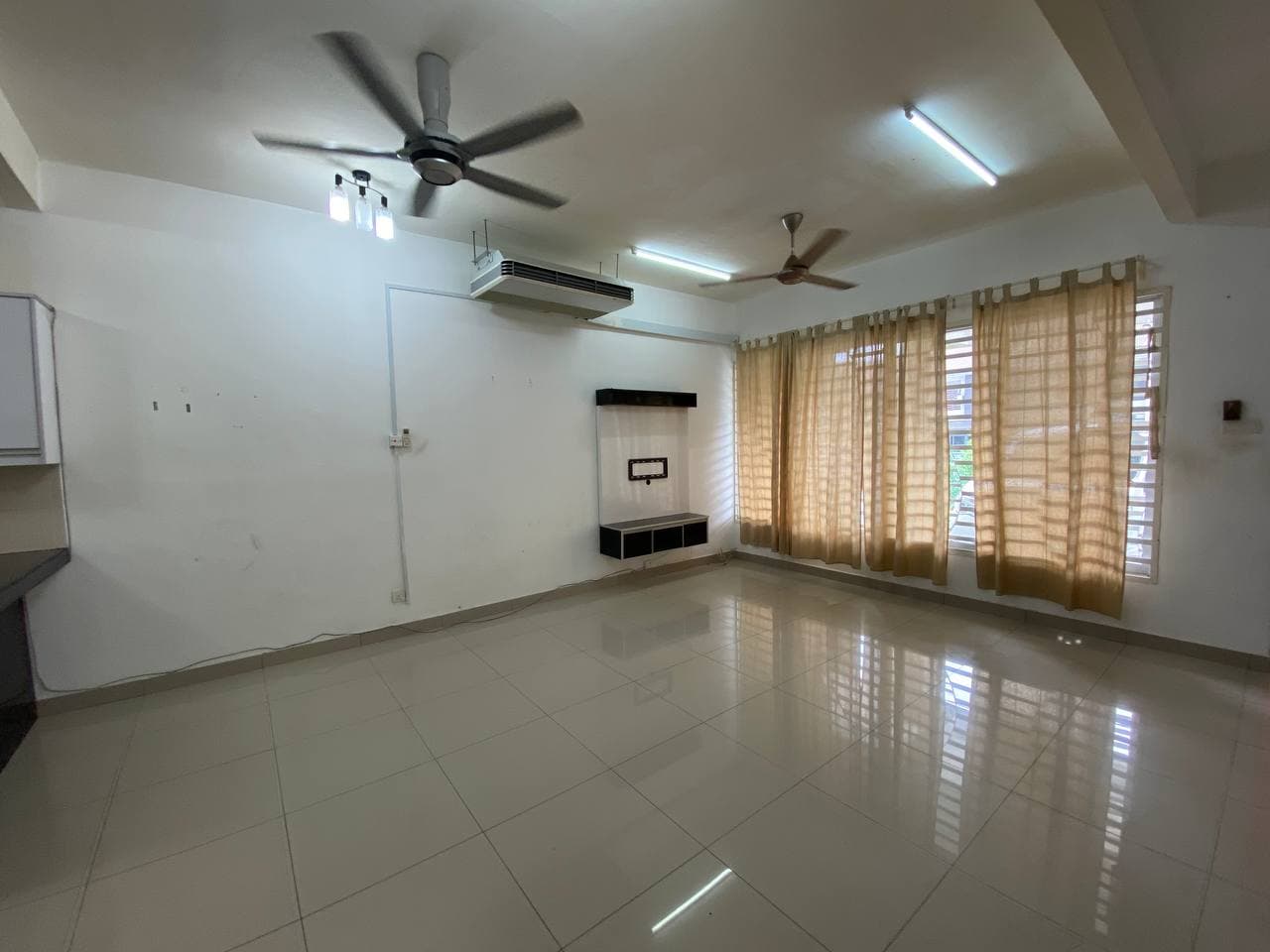 FACING SOUTH 2 Storey Semenyih Parklands - photo 2