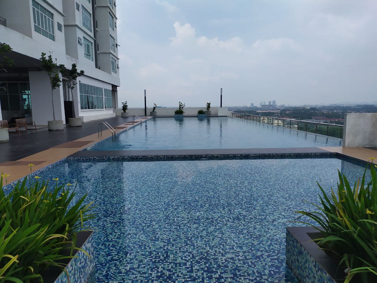 GATED GUARDED Puncak 7 Residence Seksyen 7 - photo 2